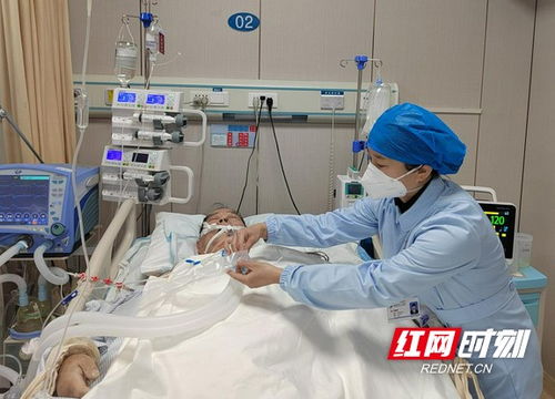 做守護(hù)患者生命最溫暖的那一束光——記岳陽(yáng)市中心醫(yī)院護(hù)理部副主任劉婕妤與護(hù)理機(jī)構(gòu)服務(wù)